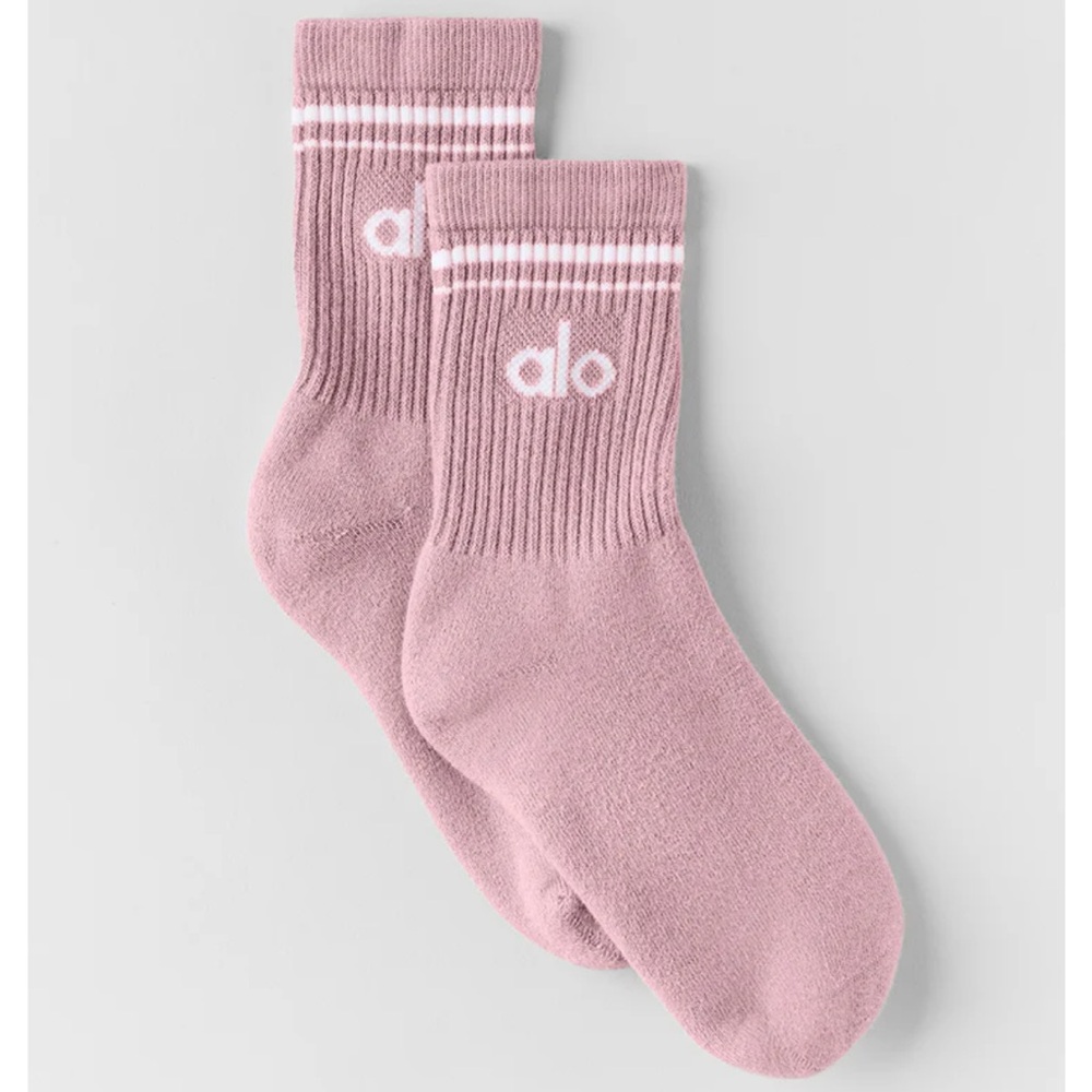 NWT alo Unisex Half-Crew Throwback Sock vintage pink size M W8.5-11 M6.5-8